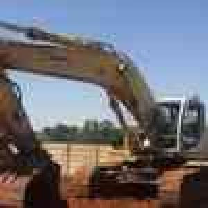 Stripping a Sumitomo SH330 Excavator for spares